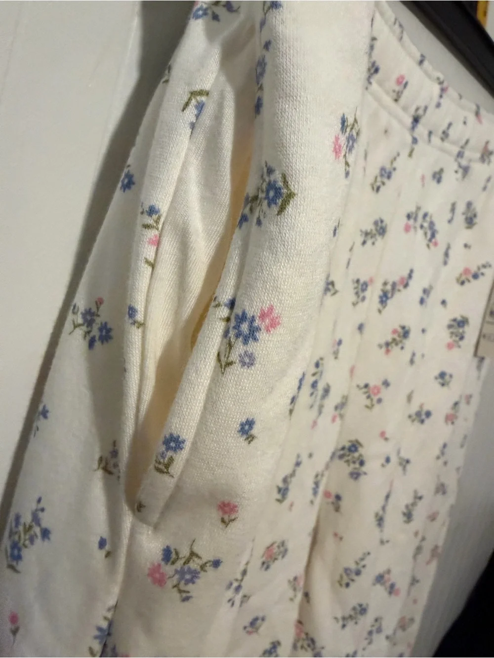 NO Boundaries Cream Floral Jogger Pants NWT XXL